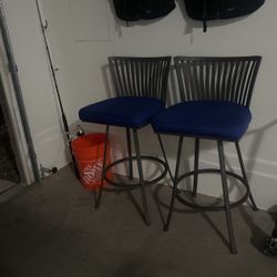 2 Bar Stools