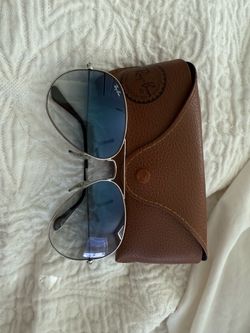 Ray-Ban Aviator Sunglasses – Used