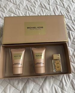 Michael Kors Women’s Gift Set