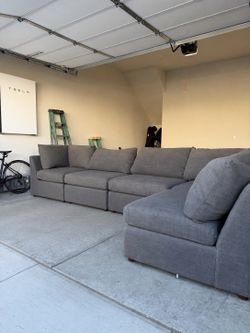 Bassett Gray Modular Sectional Sofa – Large L-Shaped Couch – Excellent Condition