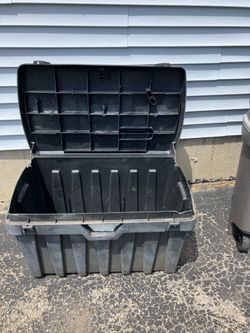 Outdoor storage box
