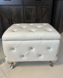 White ottoman