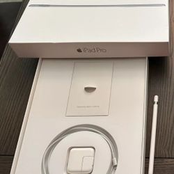 128gb Unlocked iPad Pro 12.9 Inch W/Apple 🔥 Pencil 