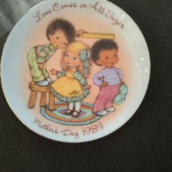 1984 Mother's Day Piate  Vintage