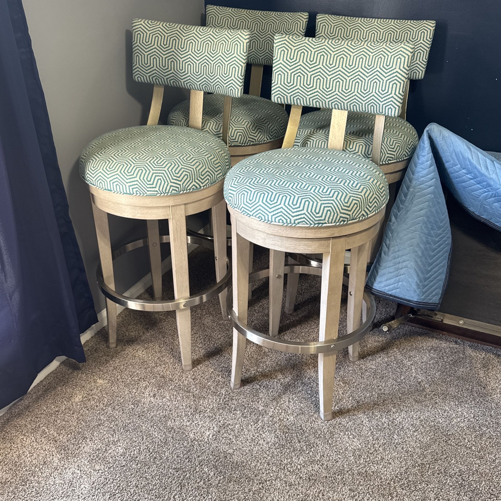 4 Bar Stools