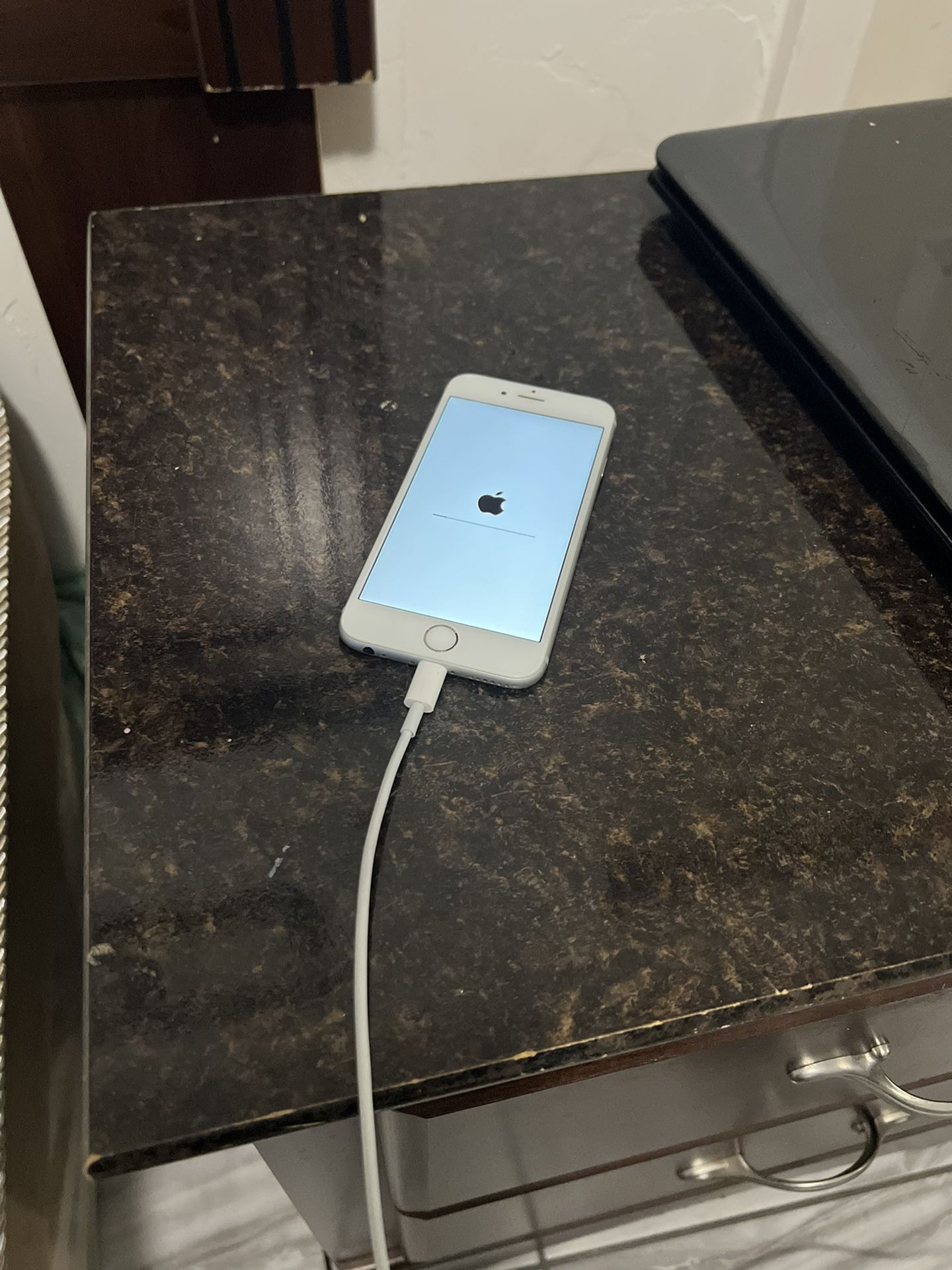 Iphone 6 Electronics & Media