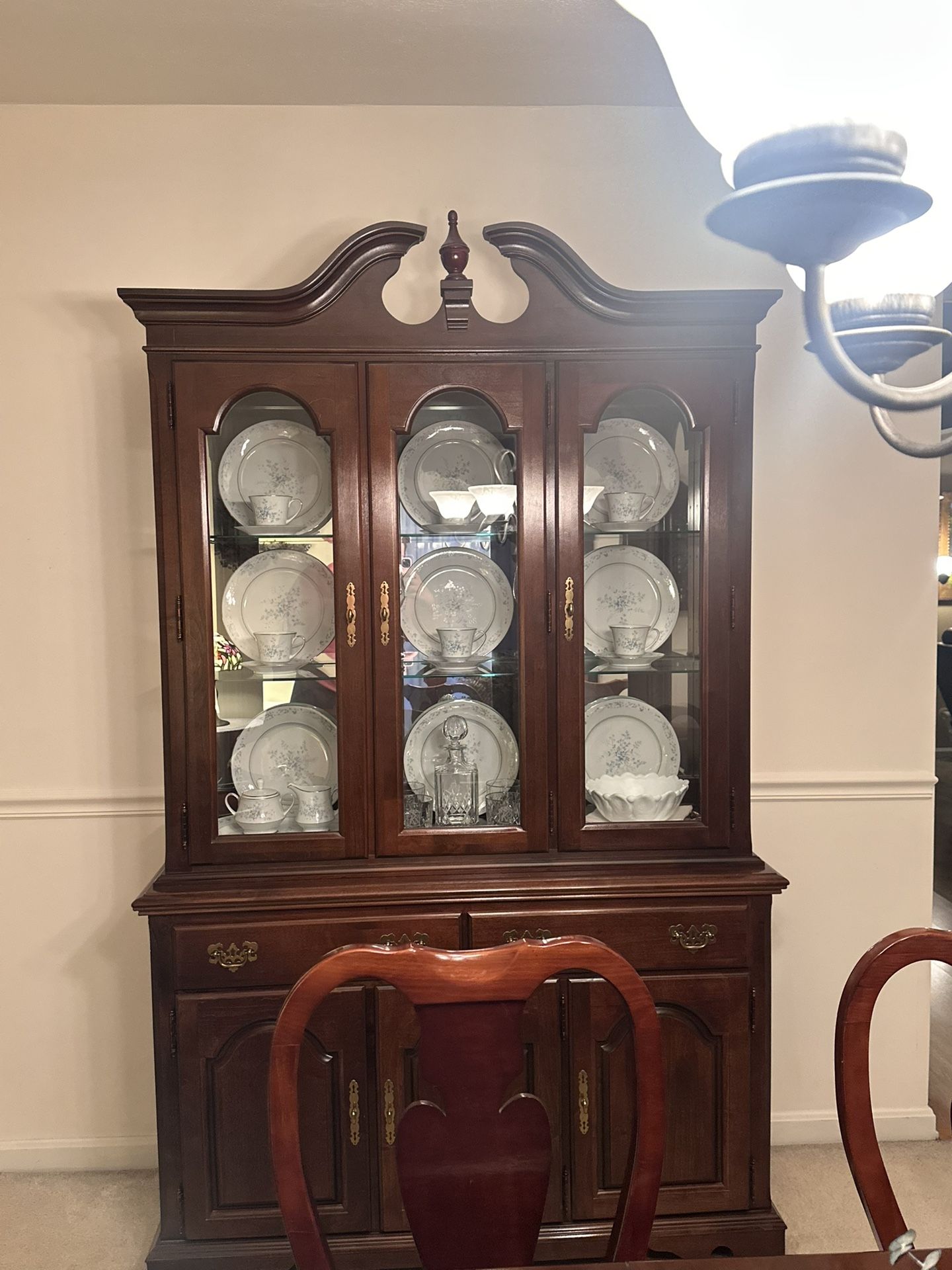 Dark Cherry Wood Dining Room Hutch / China Cabinet