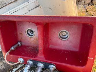 Red sink