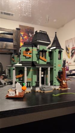 Haunted House Lego Set (Pre-Build)