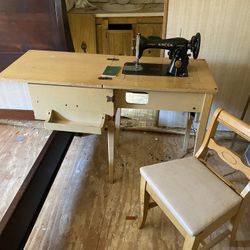 Singer Sewing Machine With Table An Chair