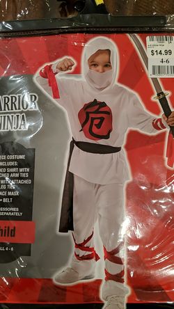 Ninja warrior costume Halloween. 4 piece small 4-6 size