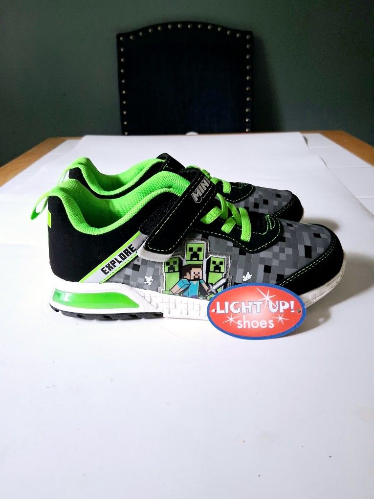 Minecraft Mojang Boys Light Up Size 3 Little Kids Sneaker Shoes very nice
