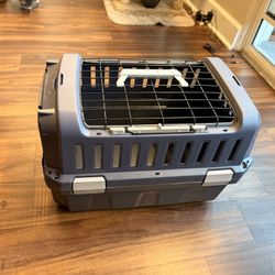 New Hard Shell Cat Carrier