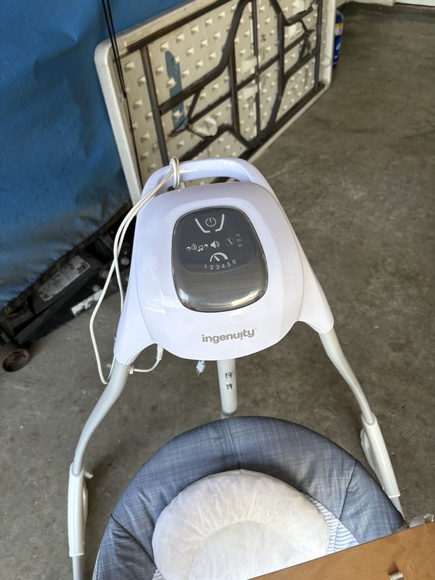Baby swing