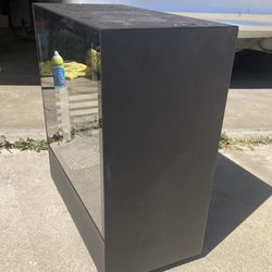 NZXT PC CASE WITH B450 TOMOHAWK MOTHERBOARD