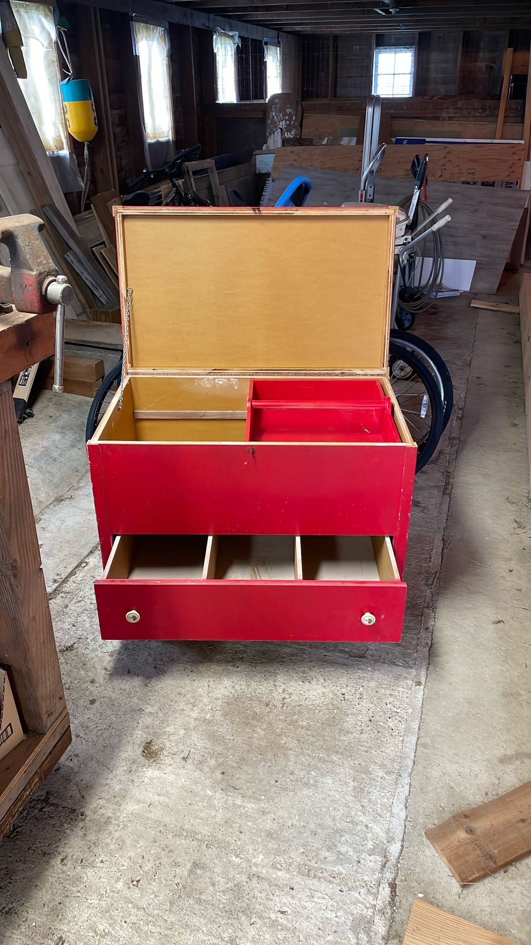 Rolling storage box