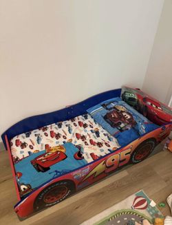 Lightning McQueen toddler bed
