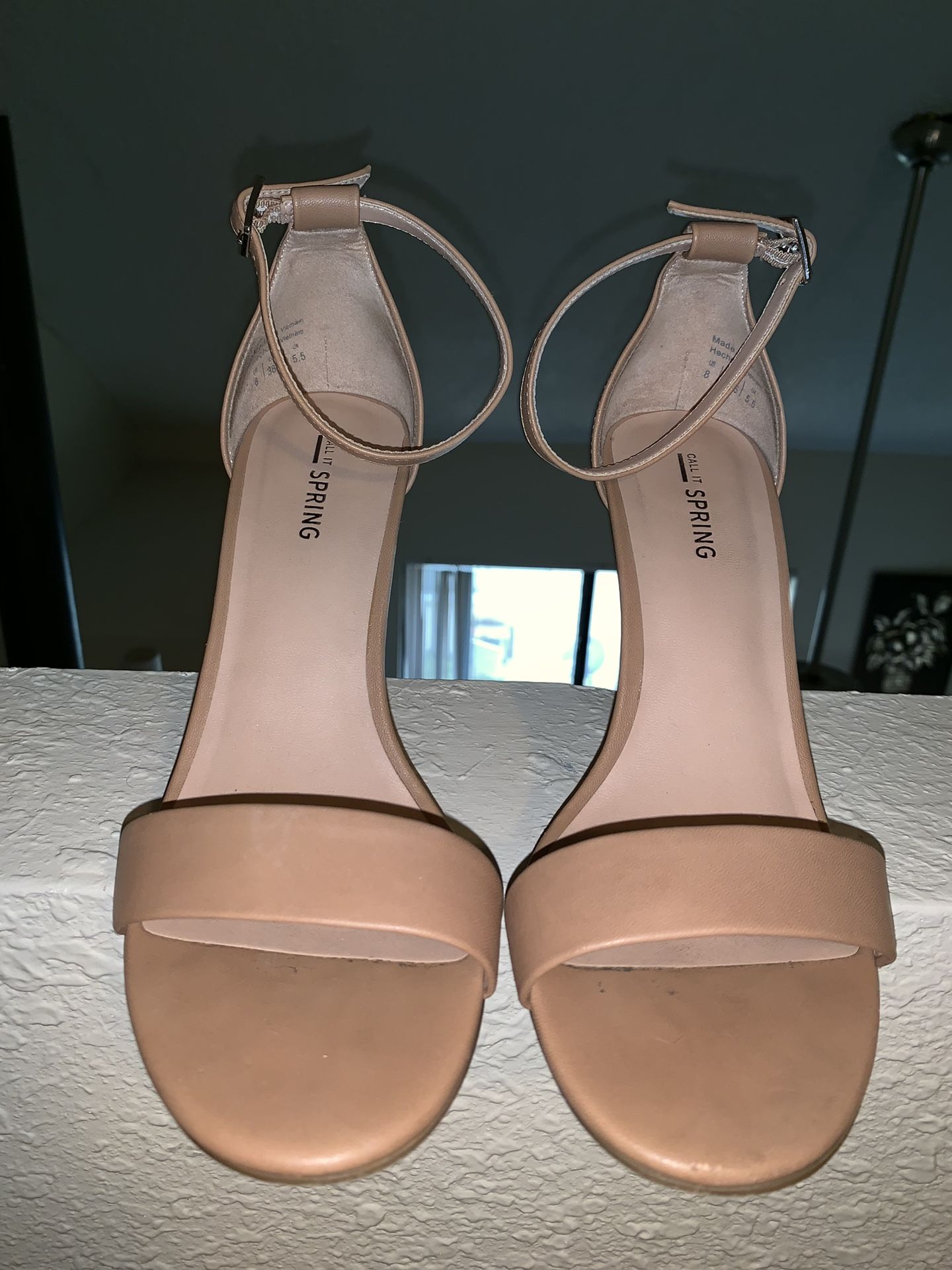 Nude Sexy Heel $10 (SIZE 8)
