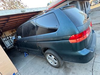 2000 Honda odyssey. Mechanic special