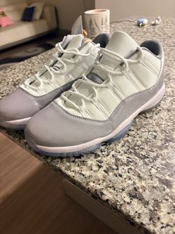 Jordan 11 Retro Low Cement Grey