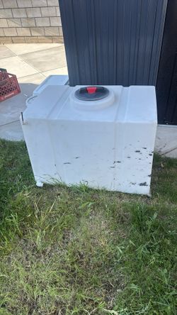 100 Gal Water Tank