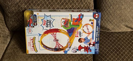 BRAND NEW $30 MARVEL SPIDEY LOOP TRACK SET FOR ONLY $20