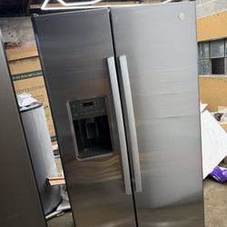 New GE standard fridge with water dispenser