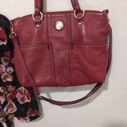 LIKE NEW TOMMY HILFIGER LEATHER PURSE. 