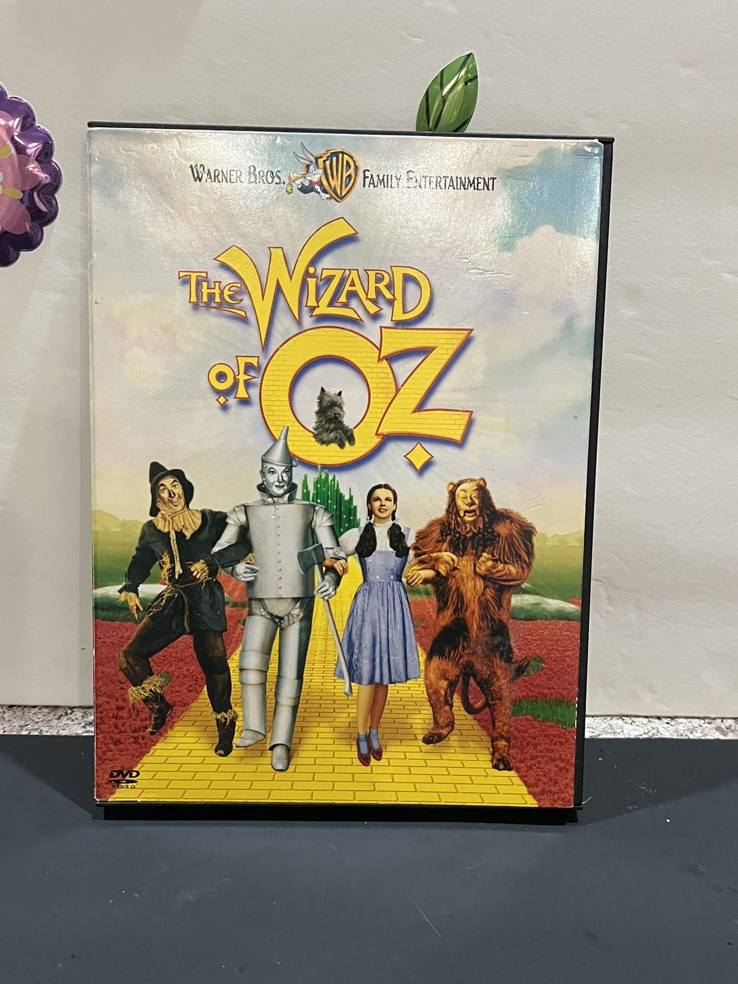 WIZARD OF OZ DVD - GREAT CONDITION