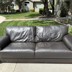 FREE DELIVERY Beautiful Leather Couch
