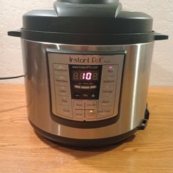 Instant Pot 6: Quart Pressure Cooker 