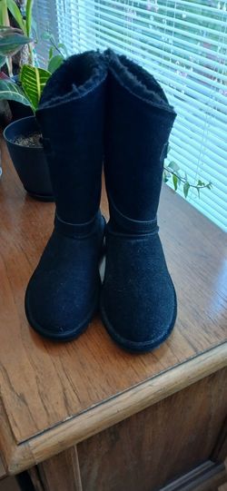 Bearpaw Mid Calf Boots