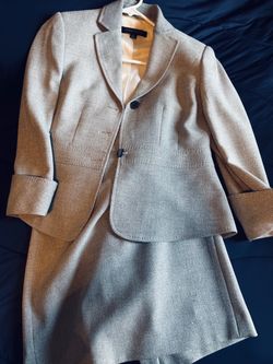 Anne Klein 2-Piece Gray Textured Skirt Suit Set (Size 2)