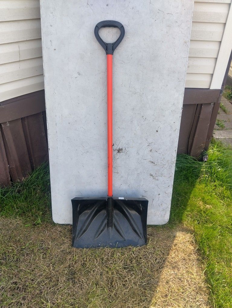 Snow Shovel 