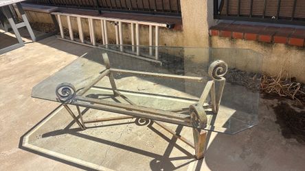 Coffee table / Patio table