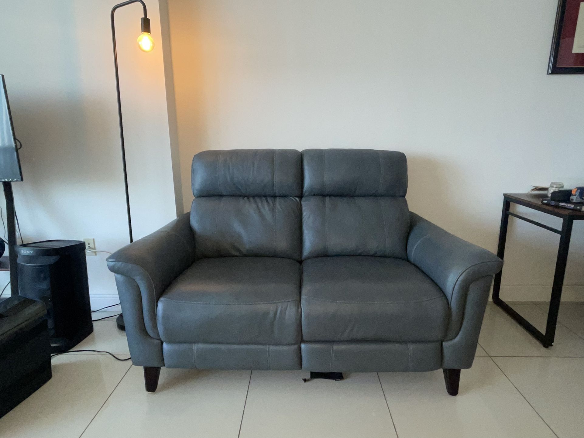 Cindy Crawford Home Reclining Leather Chair Loveseat Sofa - Like New!