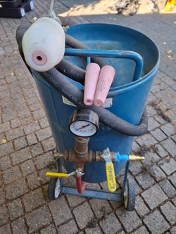 Portable Direct Pressure Sand Blaster, a heavy-duty