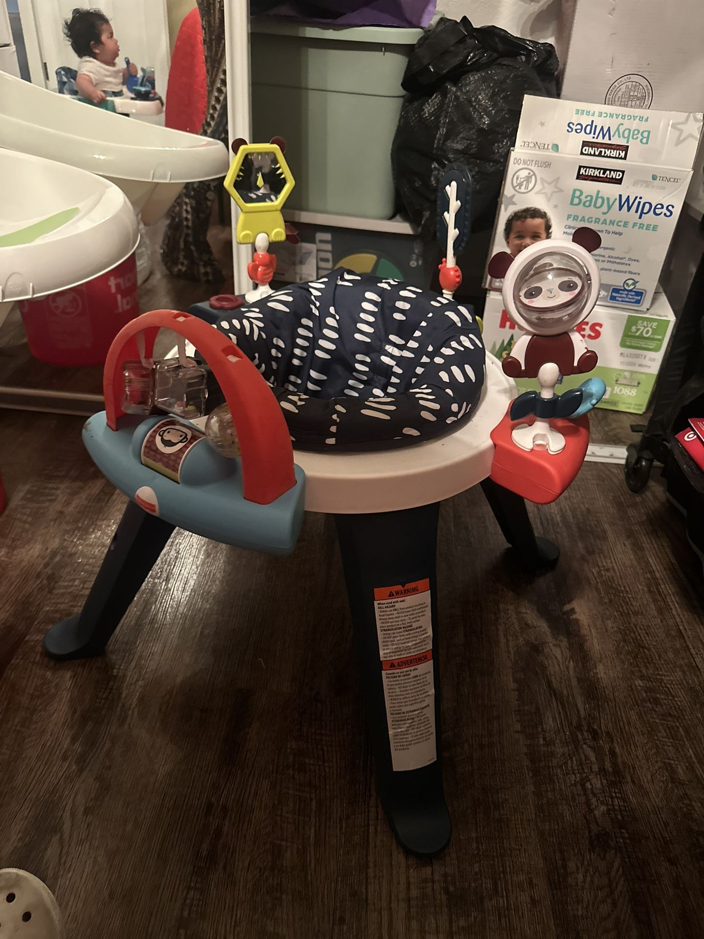 Baby activity center / jumper
