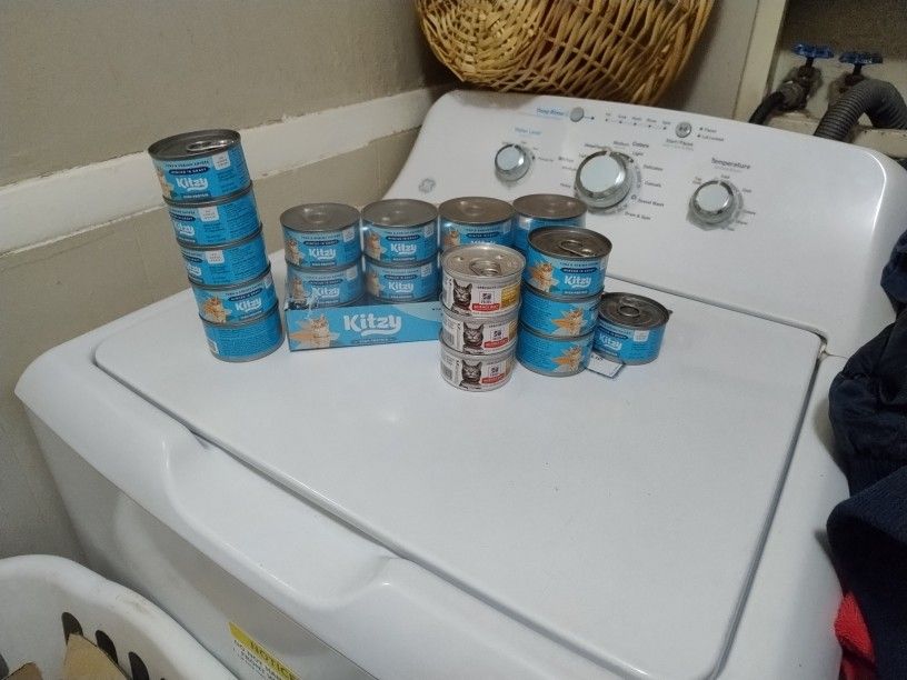 New Kitzy Cat Food And Hills Science Diet