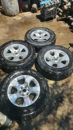 2022 Ram 1500 new style  6 lugs road wheels with tire