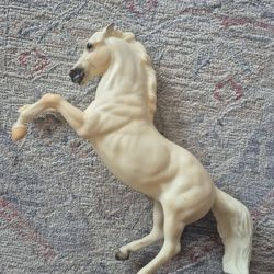 Breyer Traditional Series Horse - Cloud, Wild Stallion of the Rockies - Cremello Rearing Stallion 