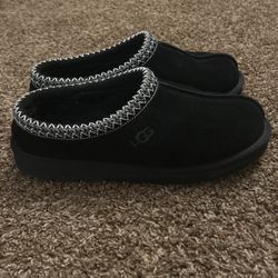 Black Tasman Uggs (Firm On Price)