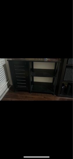 Storage entry way table