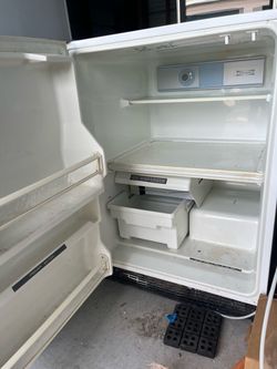 Sub-Zero Built-In Refrigerator with Ice Dispenser