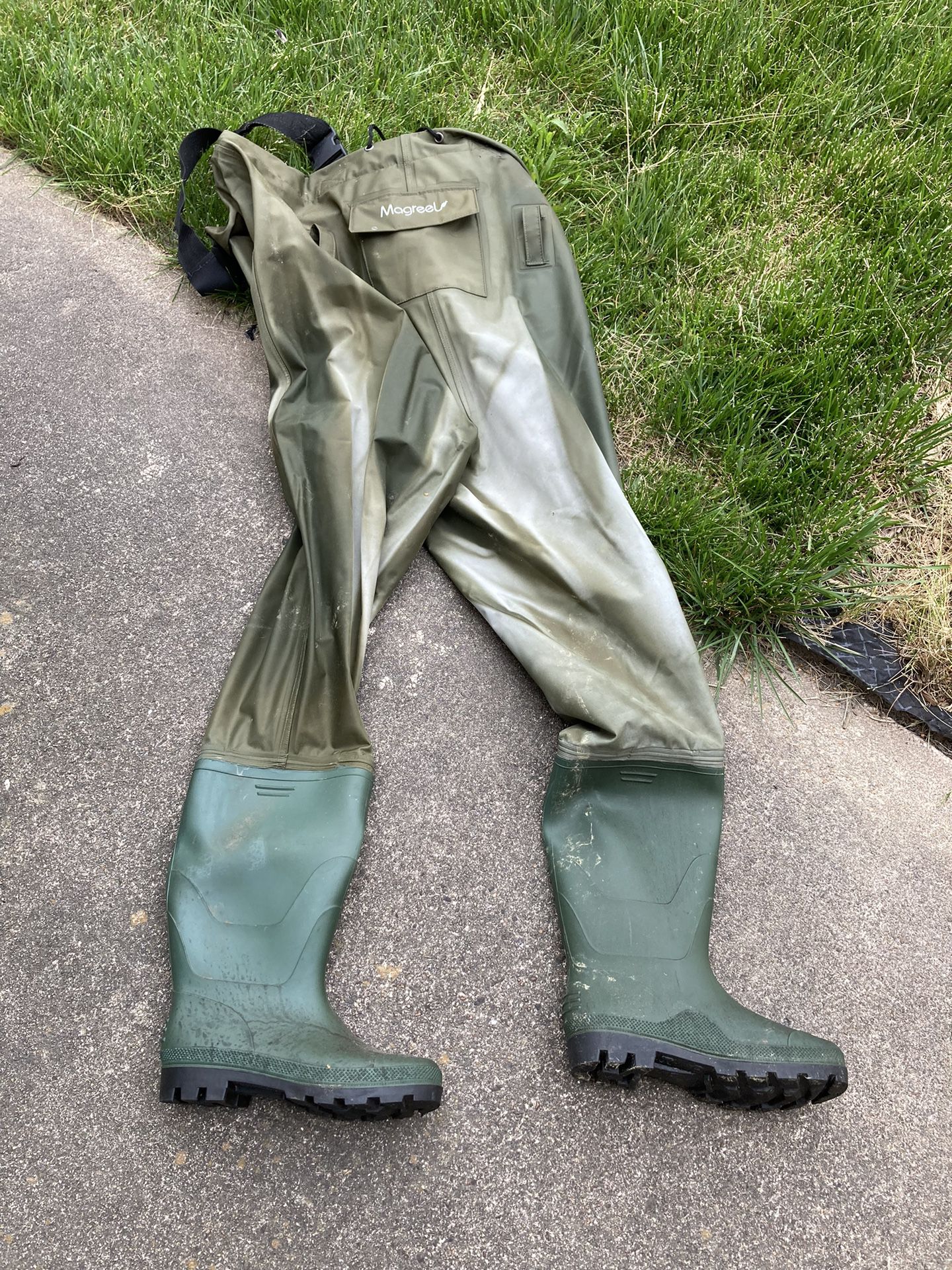 Magreel Waders Size 10 for Sale in Chesapeake, VA - OfferUp