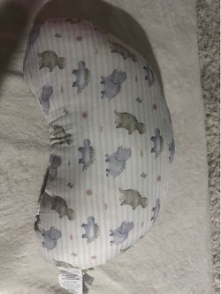 breastfeeding pillow