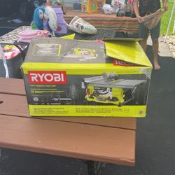 LARGE BOX Of Girl Clothes 