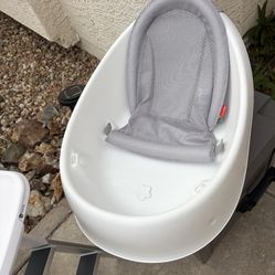 Skip Hop Moby Baby Bathtub 