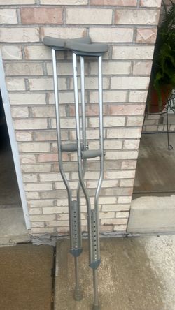 Adjustable aluminum crutches