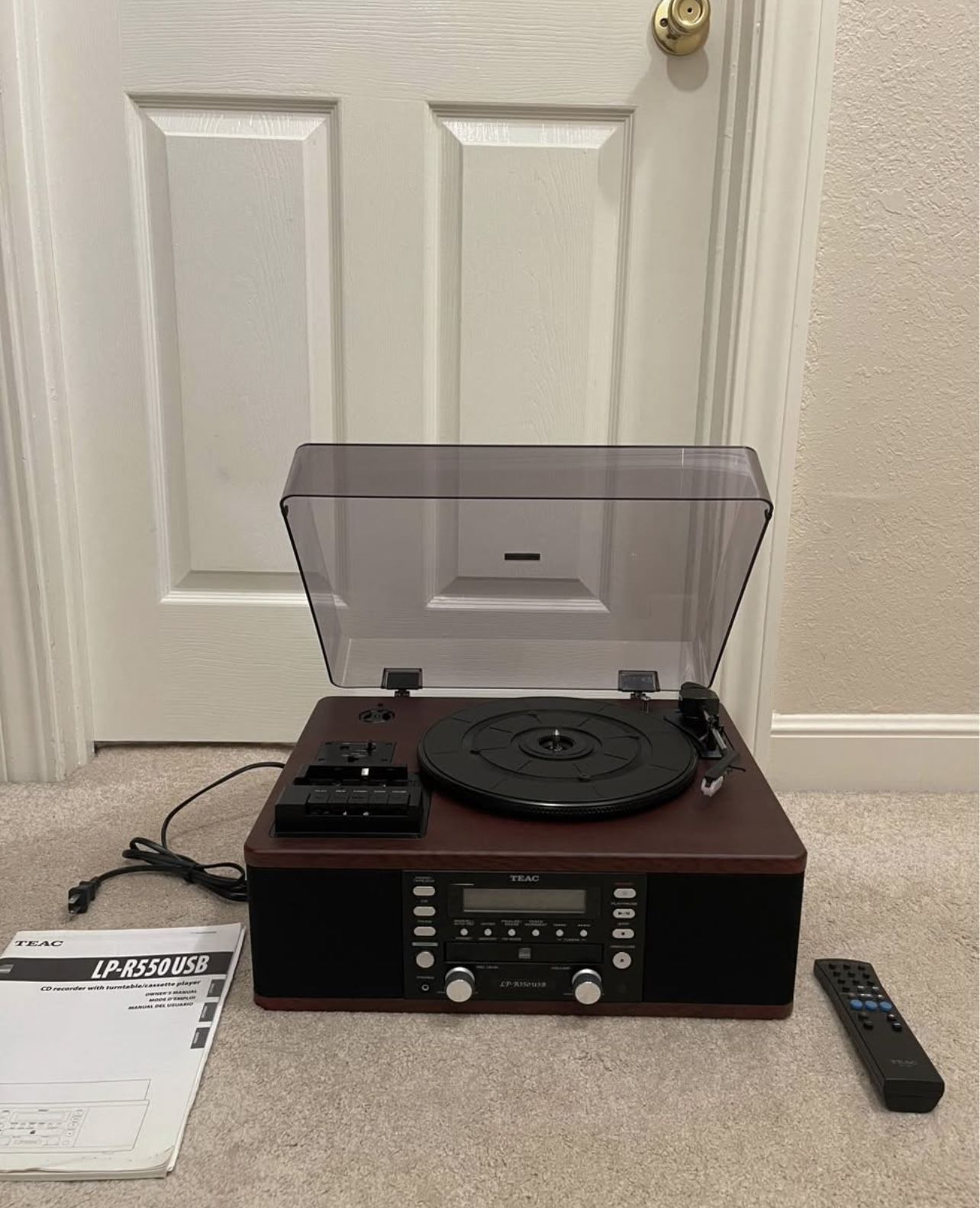 Brand New Record Player TEAC LP - R550USB